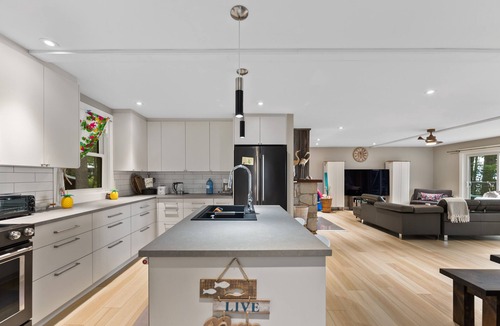 Killaloe House | Whispering Pines Lakefront Haven