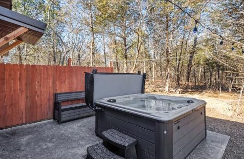 Treloar House | Whispering Pines - Lakeside