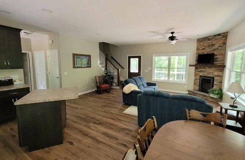 Singers Glen House | Whispering Pines mountain home