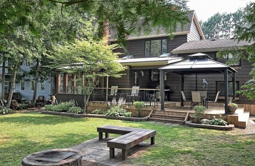 Kawartha Lakes Cottage | Whispering Pines Riverside Getaway