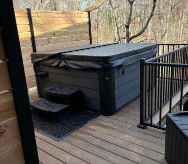 Treloar House | Whispering Pines Treehouse - Sunrise