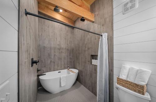 Treloar House | Whispering Pines Treehouse - Sunrise