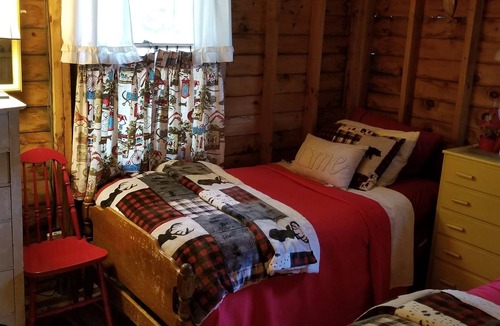 New Durham Cabin | Whispering Pines Waterfront Cabin