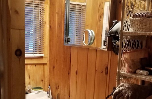 New Durham Cabin | Whispering Pines Waterfront Cabin