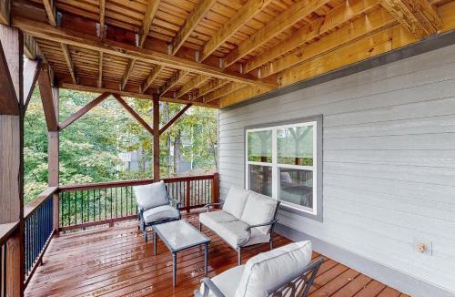 Lake Junaluska House | Whispering Reeds