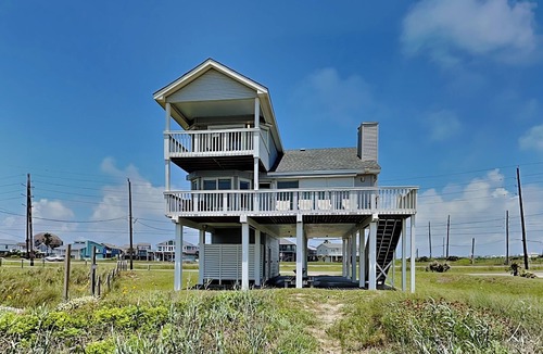 Terramar Beach House | Whispering Sands Beachfront | Community Pool