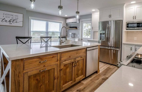 Town of Jerusalem House | Whispering Vines: rural home set in a vineyard