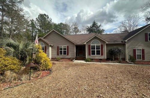 Batesburg House | Whispering Waters Hideaway