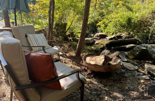 Cosby House | Whispering Waters Dome Getaway