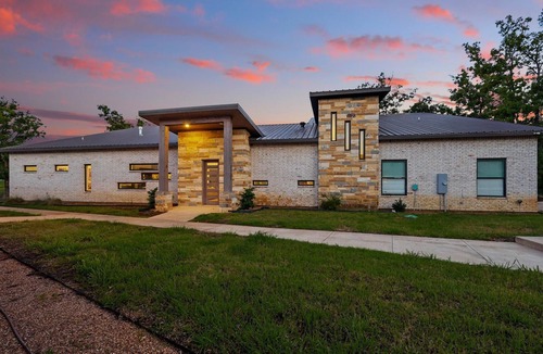 Malakoff House | Whispering Waters: Lake Front- Pool & Hot Tub