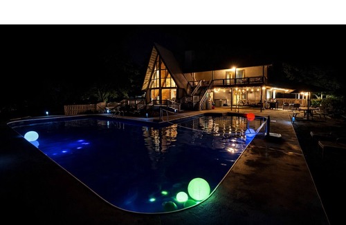Kingston House | Whispering Way Lake Retreat