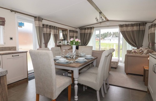 Cayton Bay Cottage | Whispering Willows