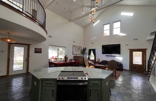 Hernando House | WHISPERING WINDS! Hot Tub and Pool.