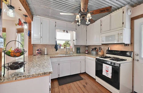 Smithville House | Whispering Winds~ Kayaking, Tubing, Fishing and Fun!