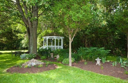 Sennett Hotel | Whispering Winds Motel