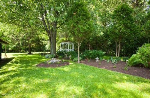 Sennett Hotel | Whispering Winds Motel