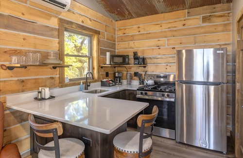 De Soto Cabin | Whispering Winds Sleep 2 Hot Tub, Whispering Winds Sleeps 2 Hot Tub