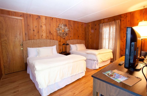 Sennett Hotel | Whispering Winds