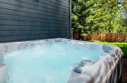 Aloha House | Whispering Woods