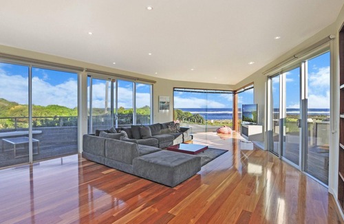 Port Fairy House | Whispers - Spectacularly Designed Beachfront Home