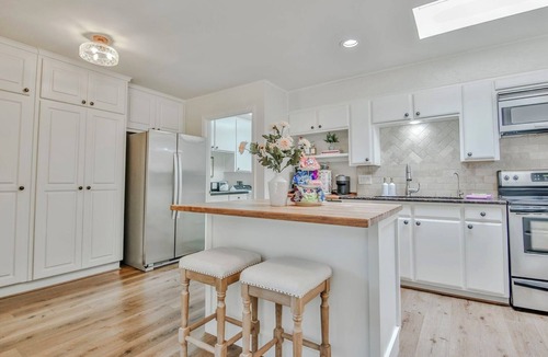 Tech Terrace House | Whistledown Manor 1 block to TTU Hot Tub