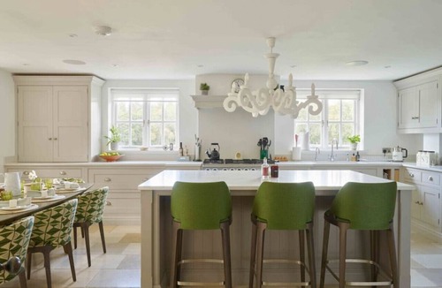 Turville House | Whistlers Perch - Heated Pool