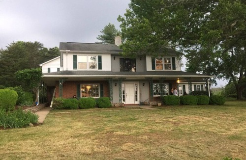 Keeling House | Whistling Hill, 3.5 Miles from VIR