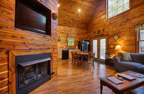 Bristol Cabin | Whistling Timbers Cabin