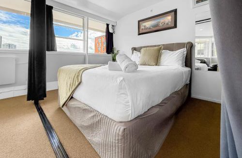 Grafton Apartment | Whitaker Wish- Spacious, city based apartment with carpark