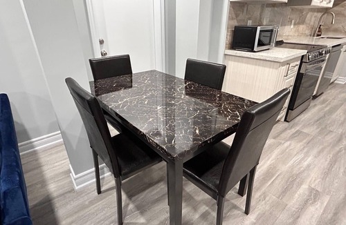 Whitby House | Whitby Gateway - 2BR 3BD 2WR Kitchen Laundry