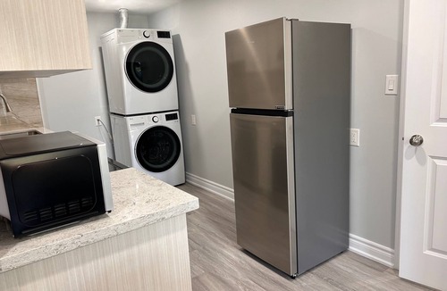 Whitby House | Whitby Gateway - 2BR 3BD 2WR Kitchen Laundry