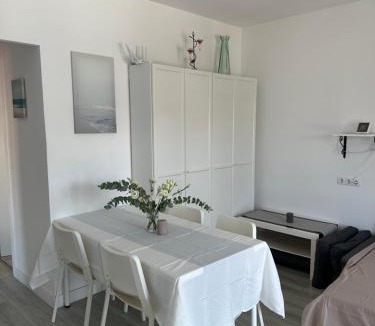 Lloret Town Center Apartment | White Apartment