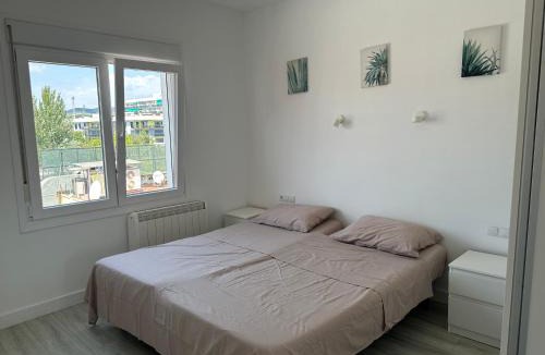 Lloret Town Center Apartment | White Apartment