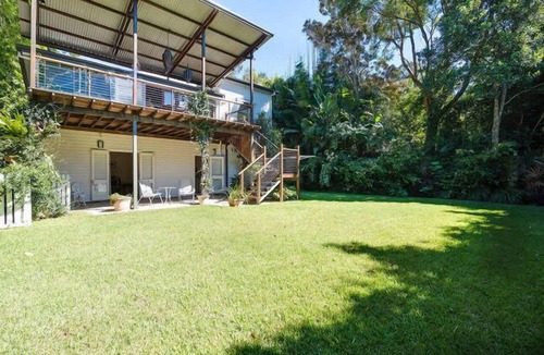 Bangalow Apartment | White Cedar Apartment