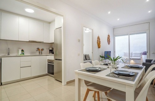 Sitges Town Center Apartment | White Center Apartment by Hello Homes Sitges