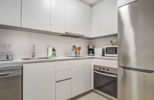 Sitges Town Center Apartment | White Center Apartment by Hello Homes Sitges