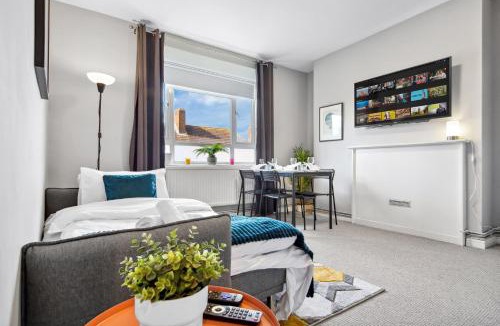 White City Apartment | White City Retreat