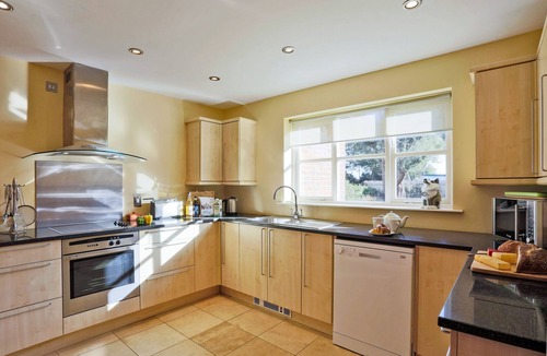Westleton House | White Clouds - Three Bedroom House, Sleeps 4