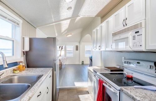 Detroit Lakes House | White Clover Beach Cabin