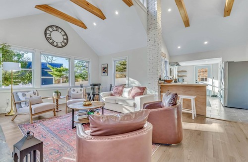 East Setauket House | White Cottage East Setauket