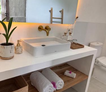 Gili Trawangan Hotel | White Coconut Resort