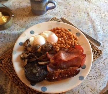 Wolverhampton Bed & Breakfast | White Cottage Bed and Breakfast