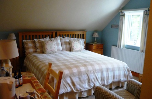 Wolverhampton Bed & Breakfast | White Cottage