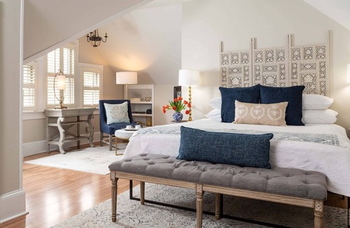 Historic Downtown Manteo Bed & Breakfast | White Doe Inn
