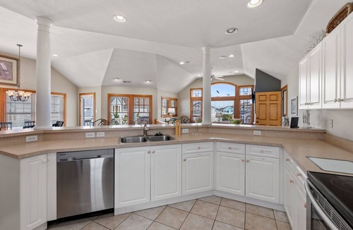 Buck Island House | White Dolphin: Hot Tub | Pool Access | Dogs OK