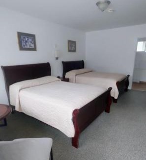 Wawa Hotel | White Fang Motel