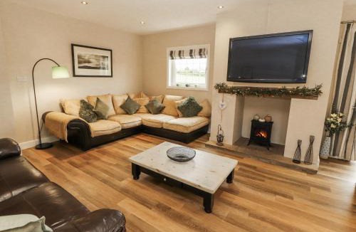 Great Clifton House | White Gables