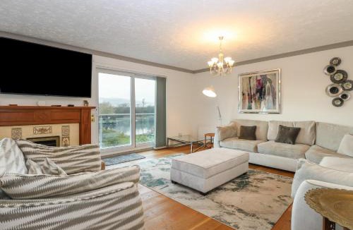 Horning House | White Gables