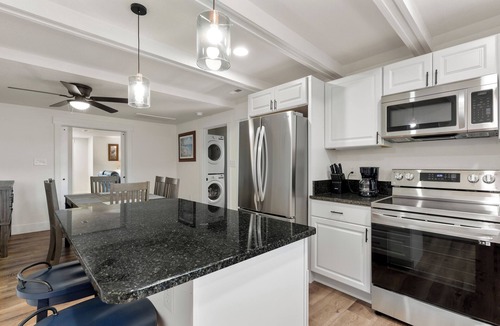 Buxton House | White Heron: Sound Views | Pet Friendly