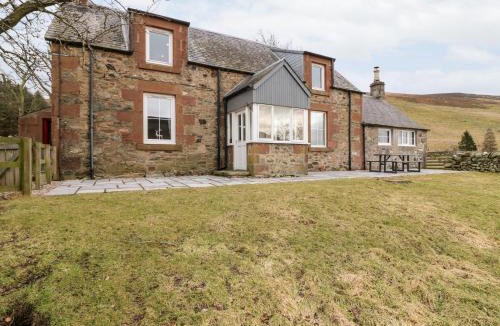 Kirriemuir House | White Hillocks Farm House